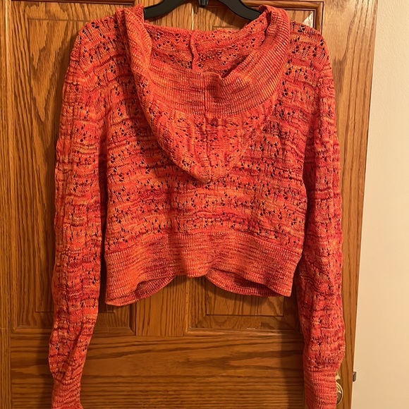 Short shrug sweater. Orange, Pink, gold thread Long sleeves w/hood.  Plus size - Picture 7 of 7